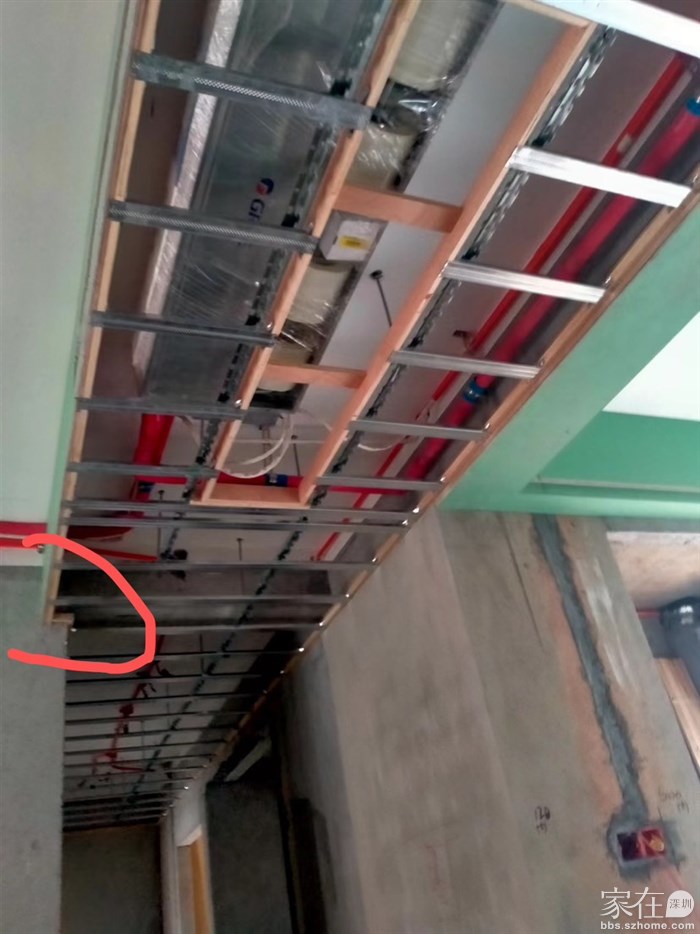 风管机由客厅阳台旁移至过道