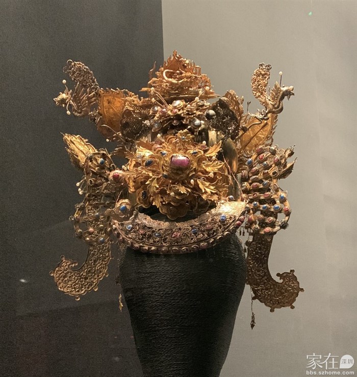 镇馆之宝之一金凤冠