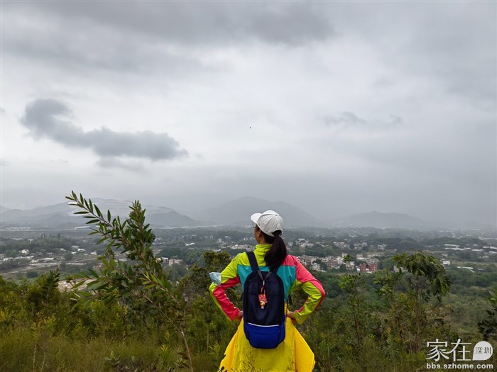 另一边视野就开阔多了，找个时间再去这片平原逛逛