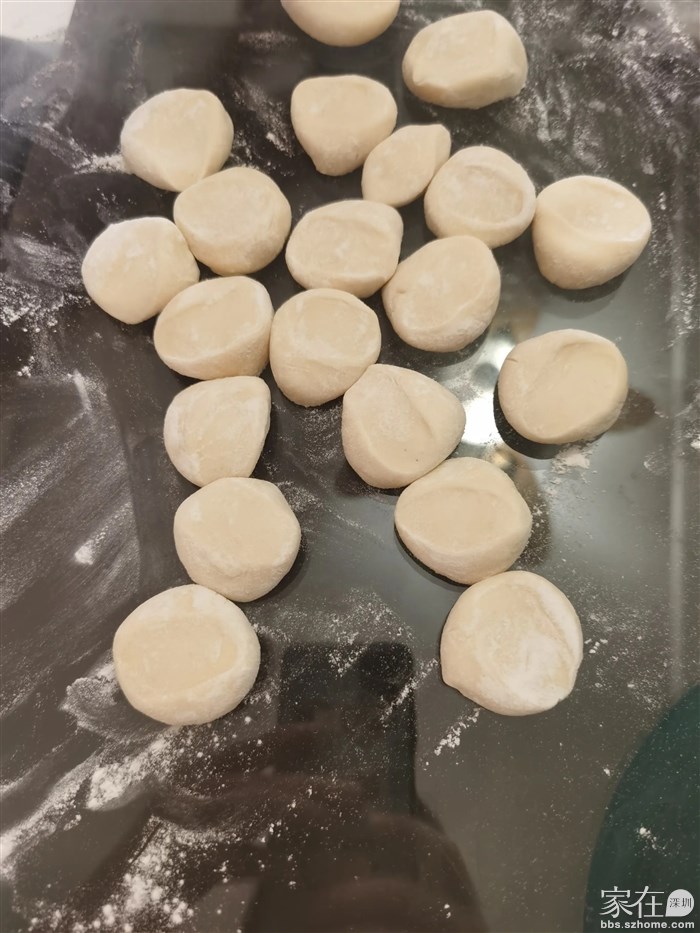 提前30分钟冷水和年，适当加盐，不易破