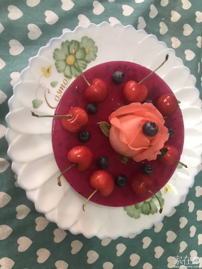 火龙果慕斯蛋糕