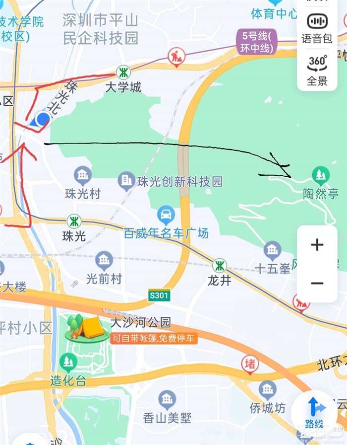 入口名为“紫涧园”，驾车可导航到明亮科技园；地铁5号线大学城B出口，或者7号线茶光站D出口。