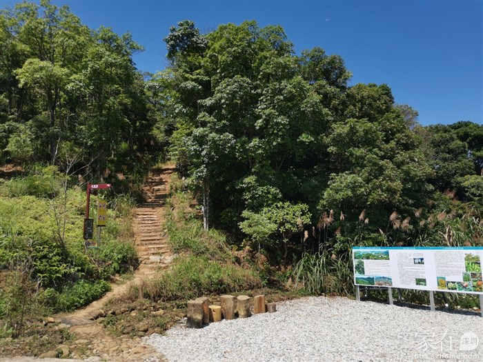 其实很想跑上去看看的，但一个人还是有点担心，想想还是没上，下次，下次找个时间再来走走