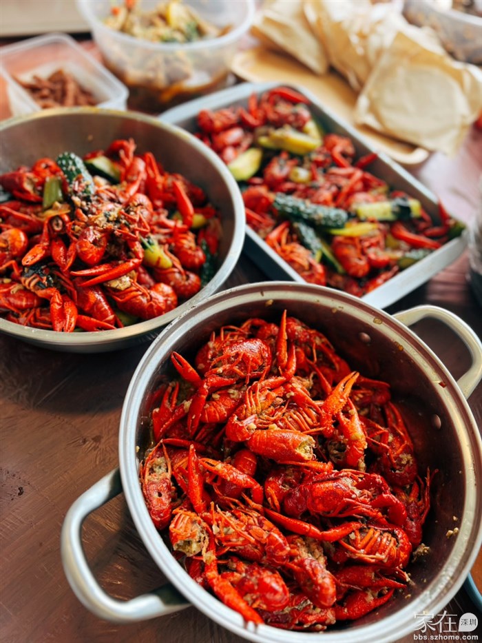 夏天聚会少不了小龙虾