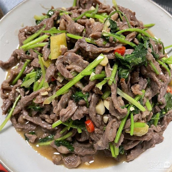 香菜炒牛肉，偶然间发现香菜比芹菜提味