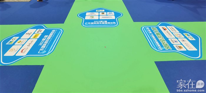 有着诗和远方的梦想！ 在路上也有着柴米油盐的现实。  房车，可以一站式解决诗和远方的美好以及柴米油盐的窘迫。