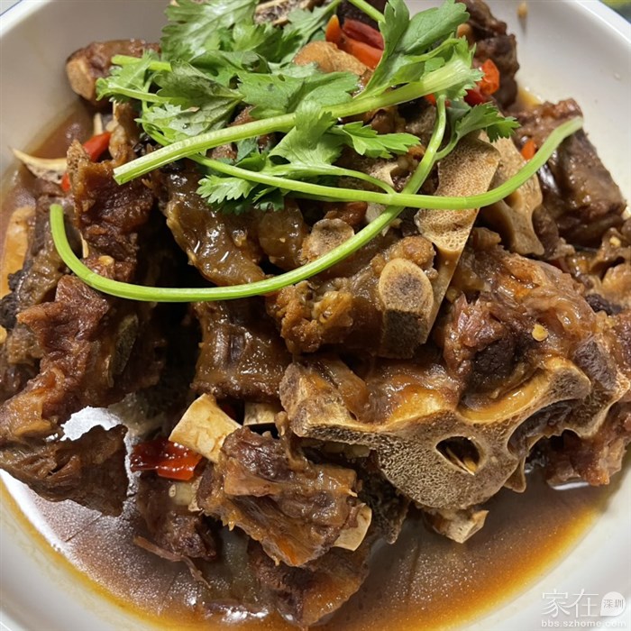 红烧牛尾骨