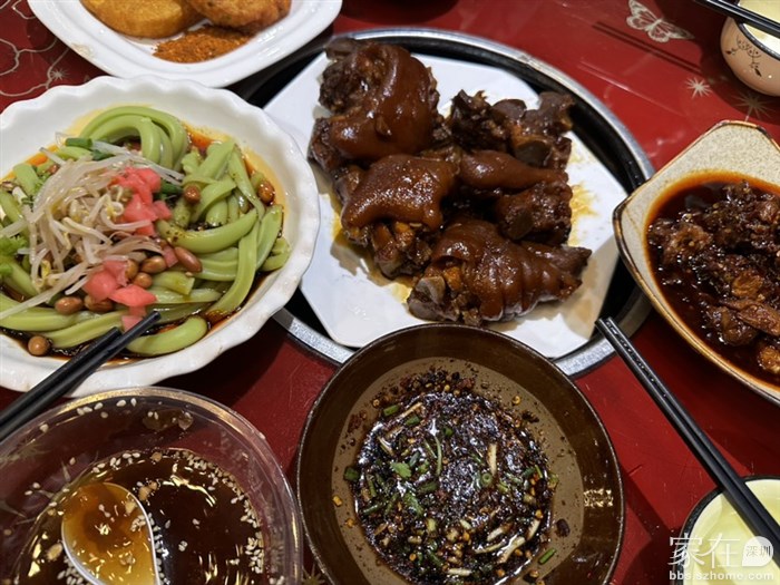 这是前一晚在古城附近