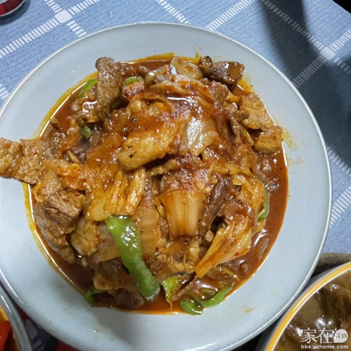 辣白菜炒五花肉