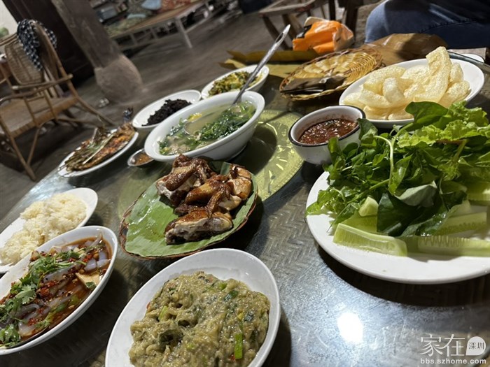 到一个小寨吃傣家农家菜