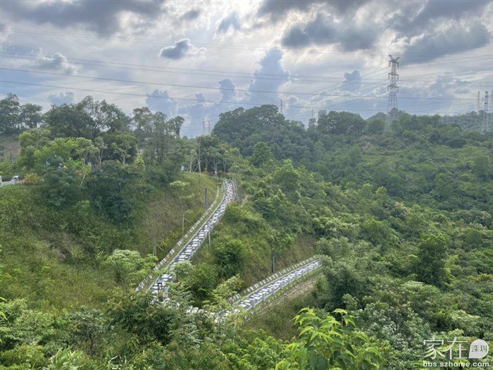 有一些石阶路还没修完