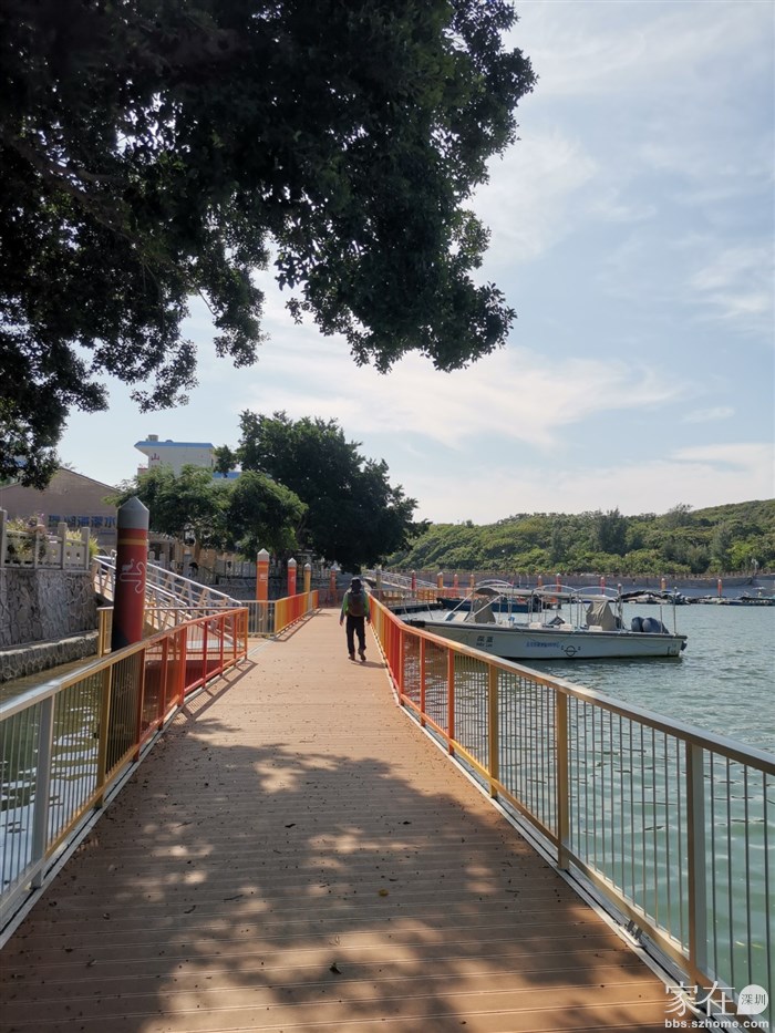 这步道一直通到东涌桥