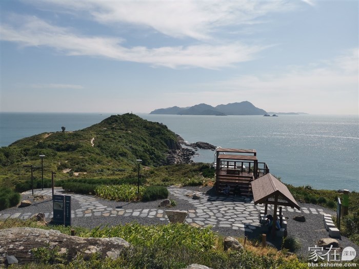 附近还建了几个亭子、打卡点