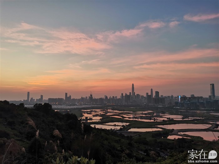 大部分人太阳刚下山就离开，其实太阳下山后彩霞越来越红