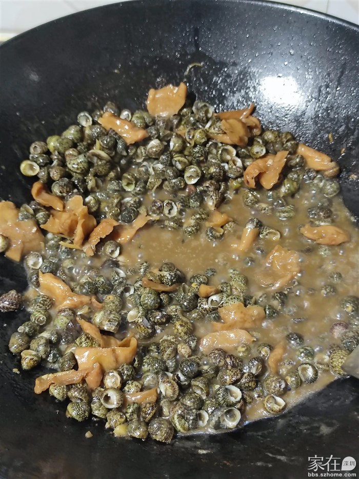 加盐，蚝油，酱油，香油，沙茶，料酒，萝卜干，一起炒，