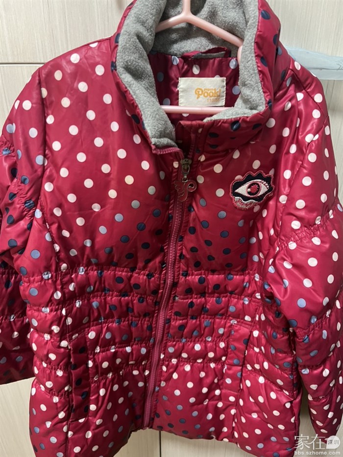 110码 这个不记得是啥牌子了 70%的羽绒 深圳的冬天还是够了  28元 