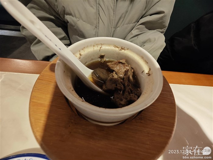 这个黑蒜跟老鸽子炖在一起非常好喝