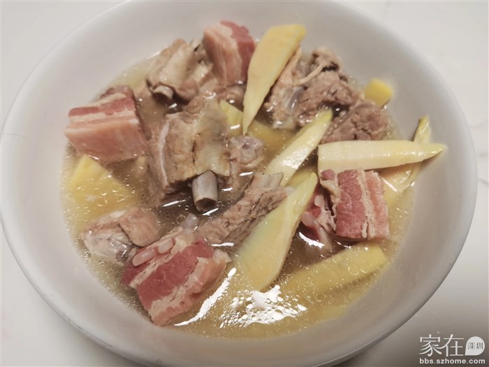 南风肉、鲜排骨、冬笋做的腌笃鲜