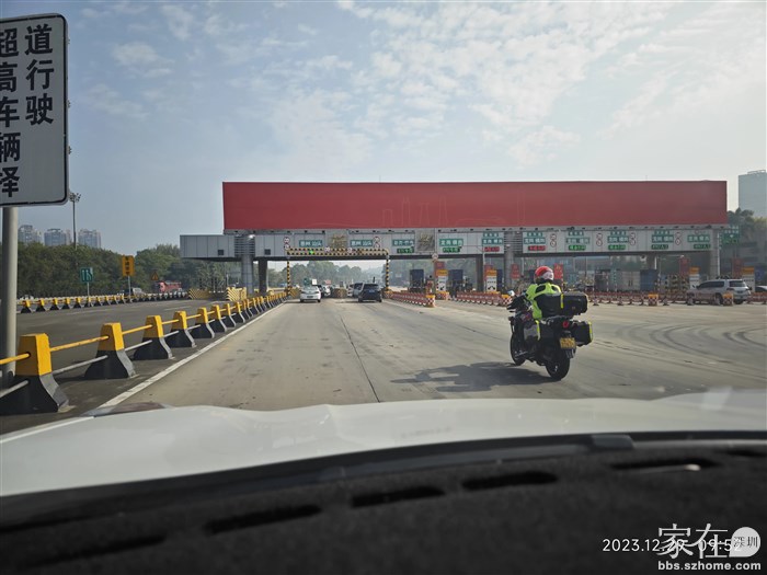 这摩托车怎么上的高速？