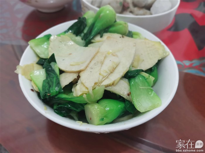 冬笋炒打霜小唐菜