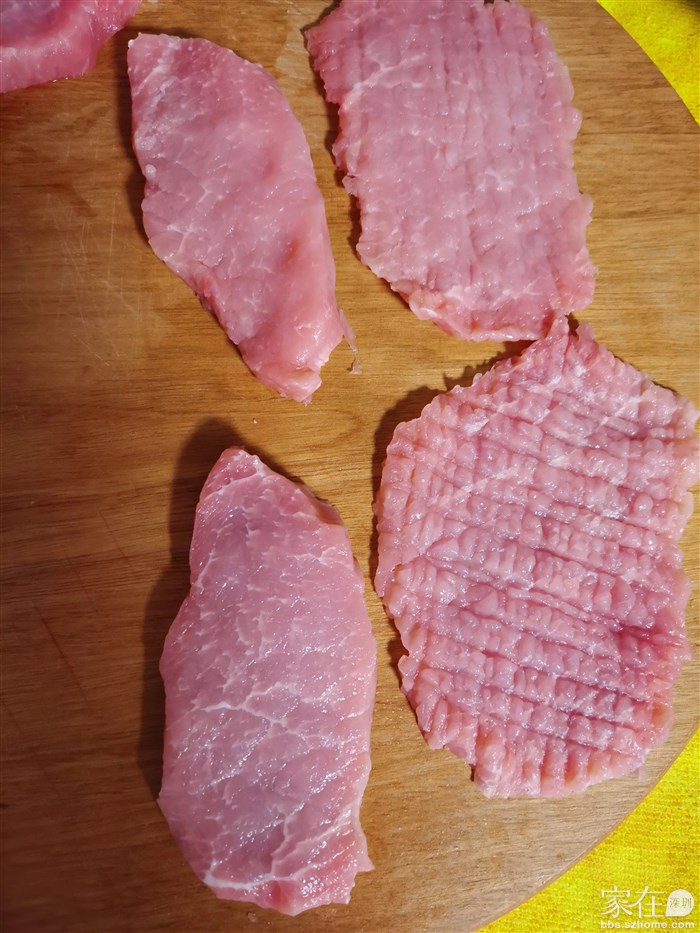 对比一下，敲之后大很多，薄