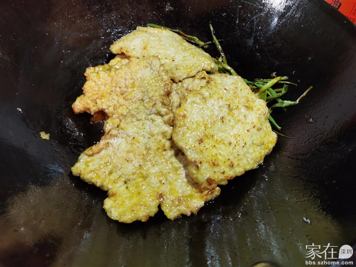 放入已经煎制的大排