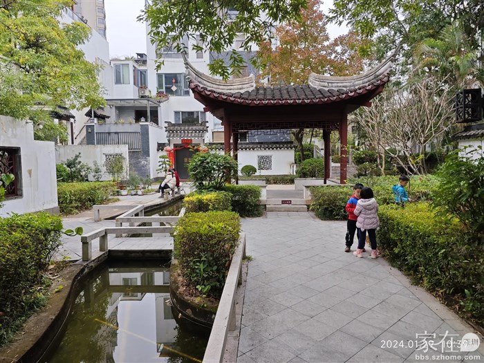 放假了，村子里随处都是娃，充满着生机。