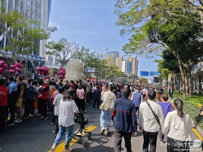 一路追着英歌队走