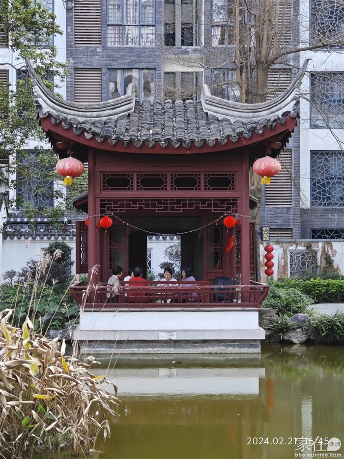 这个舒适的季节倒是打牌的好日子