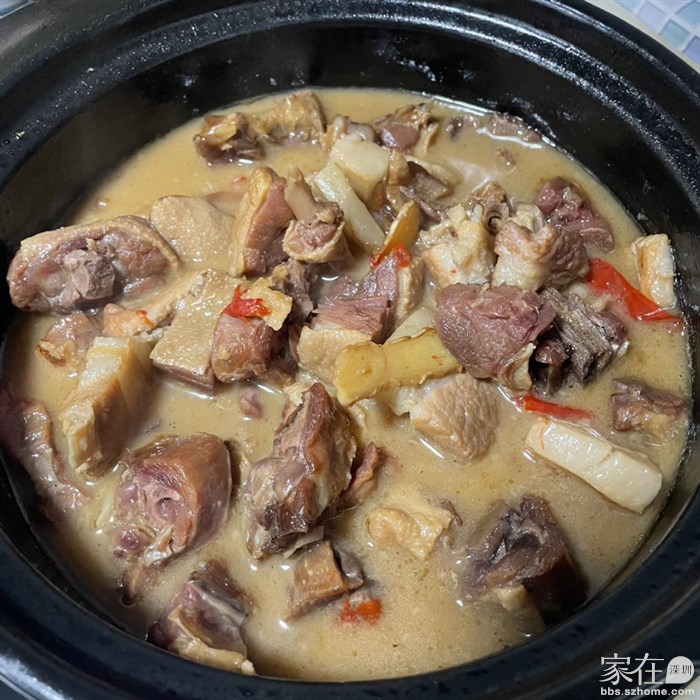 五花肉焖腊鸭腿
