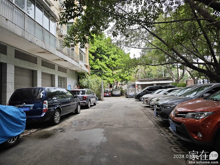 送姐姐回到中大后车都没停直接返深