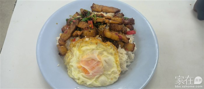 工业区饭堂的午餐，40泰铢，折合8人民币