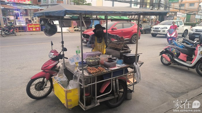 沿街的流动摊贩