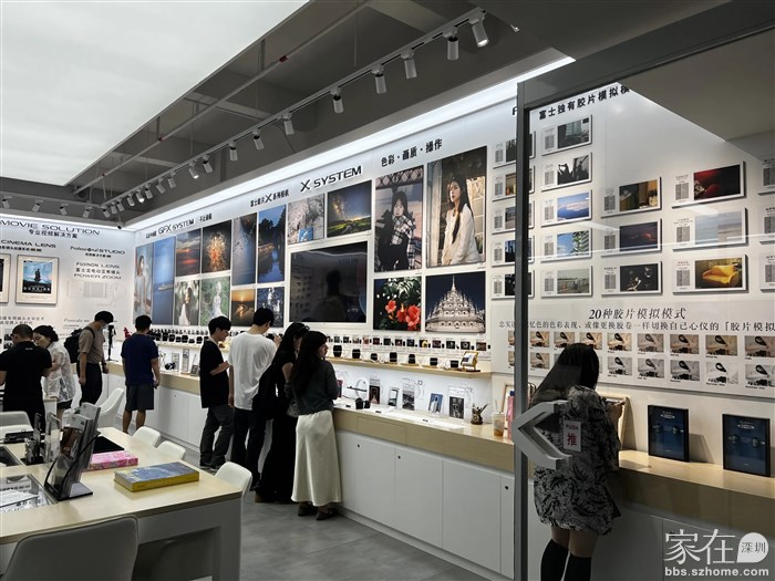 我是很喜欢这种陈列的，内容不少，但是和整洁明了。