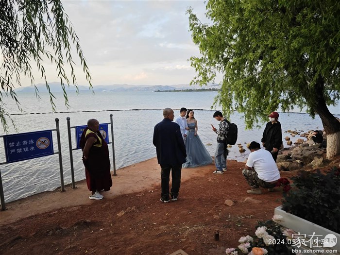 滨海大道很美，一路都是拍照的人。