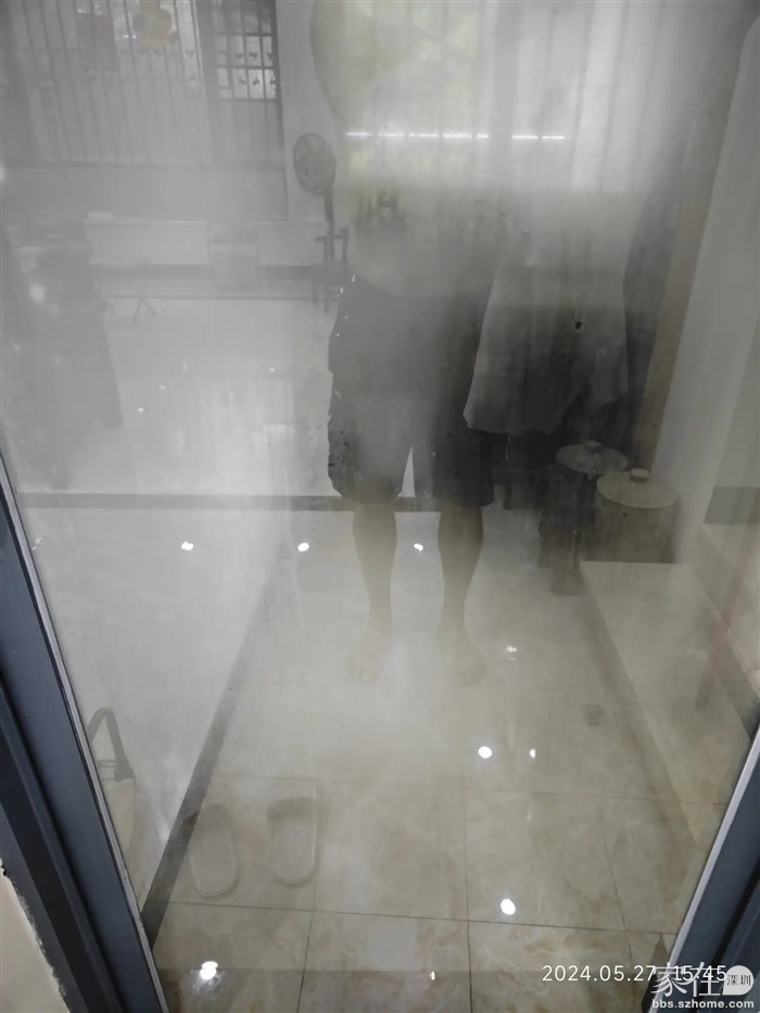 惠州家里玻璃上的水气