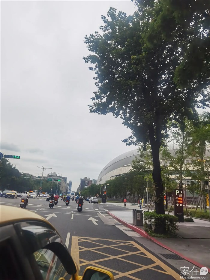 这就是传说中的忠孝东路啦～动力火车的《忠孝东路走九遍》有听过吗？