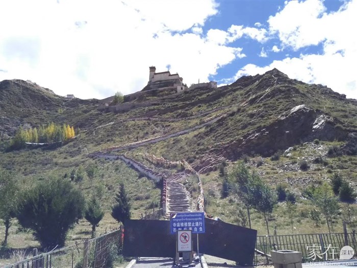 雍布拉康，西藏的第一座王宫，文成公主的夏宫。