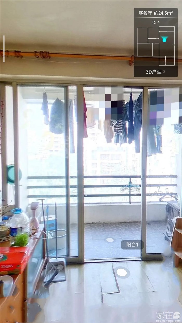 阳台推拉门推出去装到栏杆位置做成封窗，阳台地面要铺砖，墙面要刷，天花板要处理