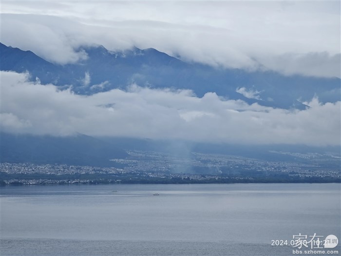 瞧这雨下的，就这么小范围。
