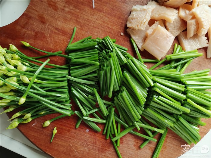 韭菜花洗净切段