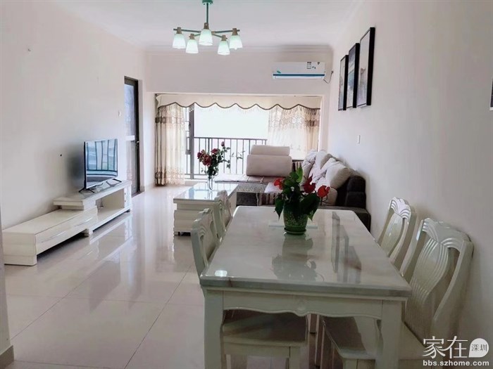 客厅 餐厅，客厅可看海