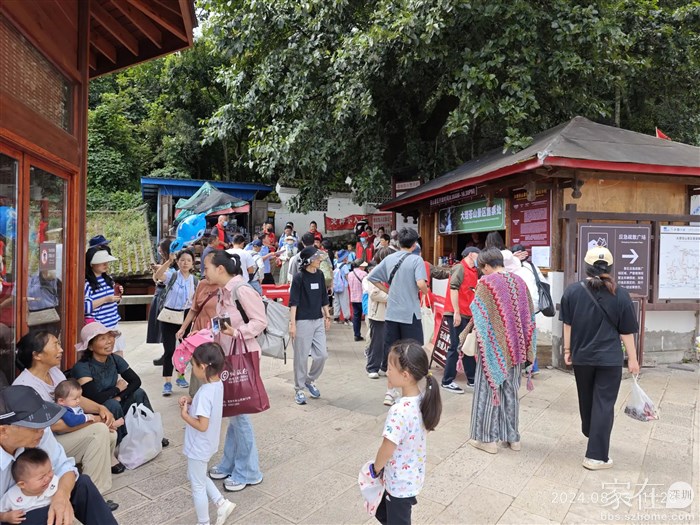 好多游客对要买门票很大意见