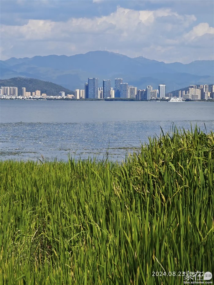 远处有点黑的那几栋楼就是我住的小区