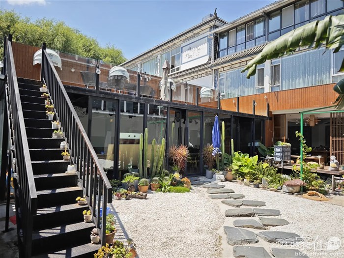 民宿有一个不错的院子