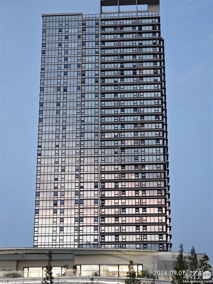 我家这拣楼反射的晚霞