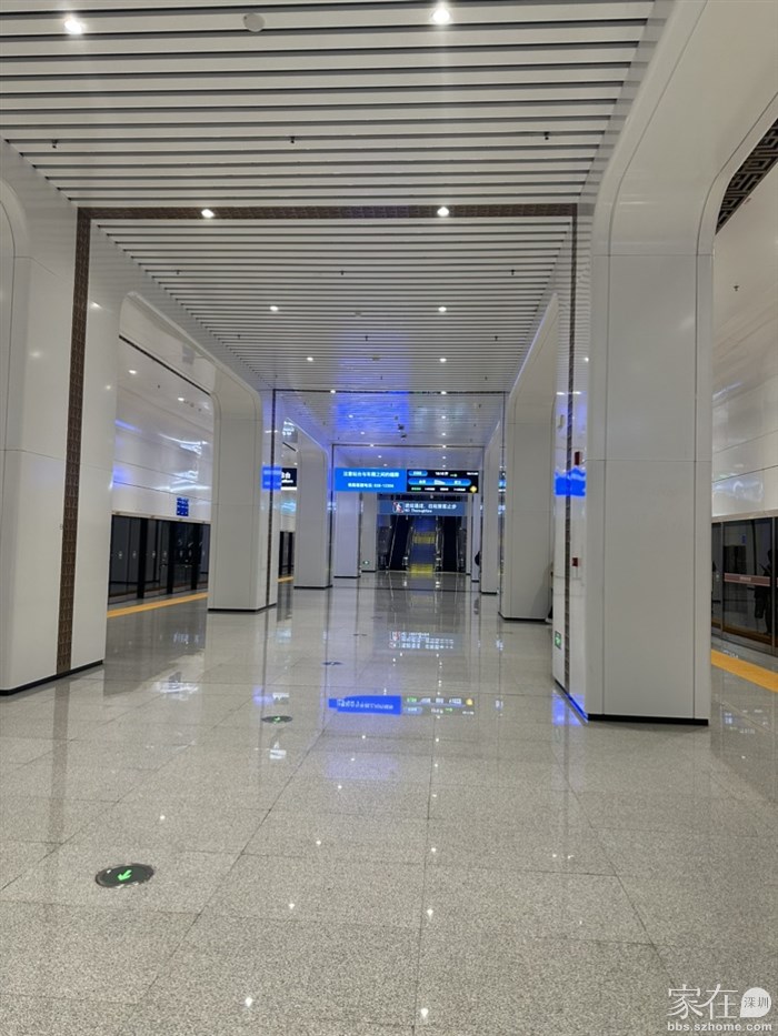 为赶这班高铁，拎着个大箱子的我跑得累死了