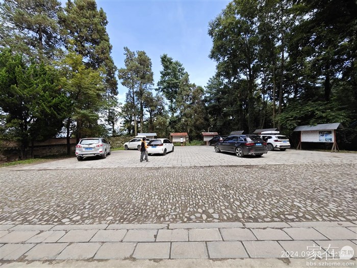 无为寺上面的停车场