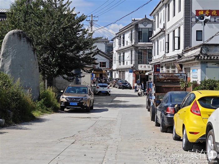 以前每次来都到路里面的六元咖啡馆发发呆，今天开汽车不方便停车就不去了。