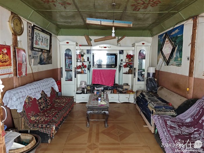 基本荒废的前屋